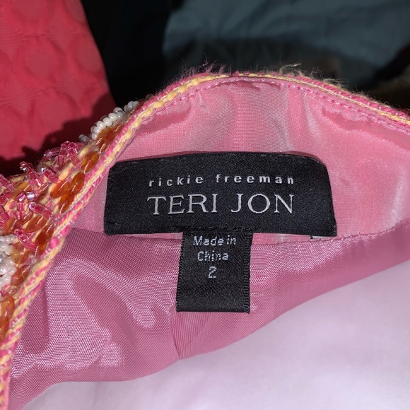 Gorgeous Rickie Freeman 2 skirt suit with pockets - Picture 6 of 6